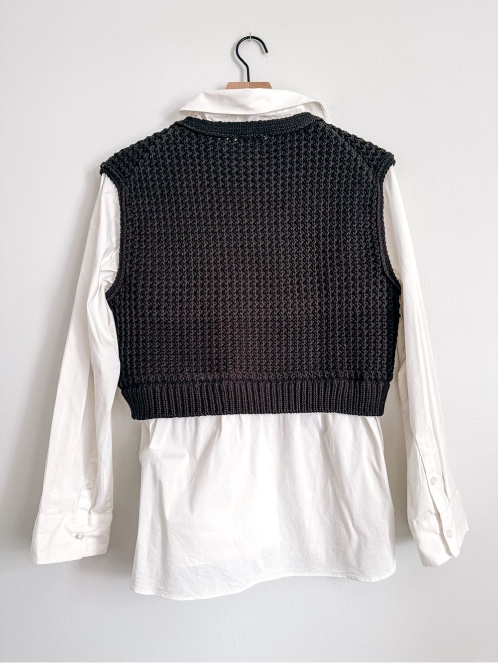 Elan Layered Sweater Vest & White Button Down Shirt 2-in-1 Black L - Picture 6 of 6